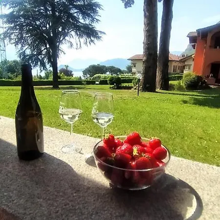 Sarah's Place Менаджо