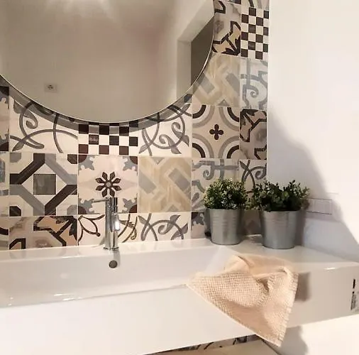 Sarah's Place Апартаменты *