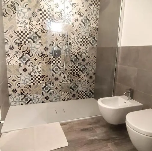 Sarah's Place Менаджо