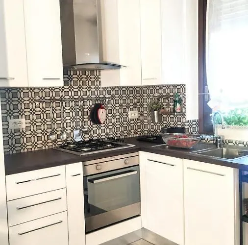 Sarah's Place Апартаменты *