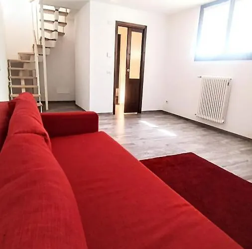 Sarah's Place Менаджо