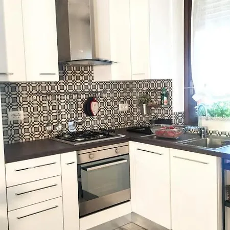 Sarah's Place Апартаменты *